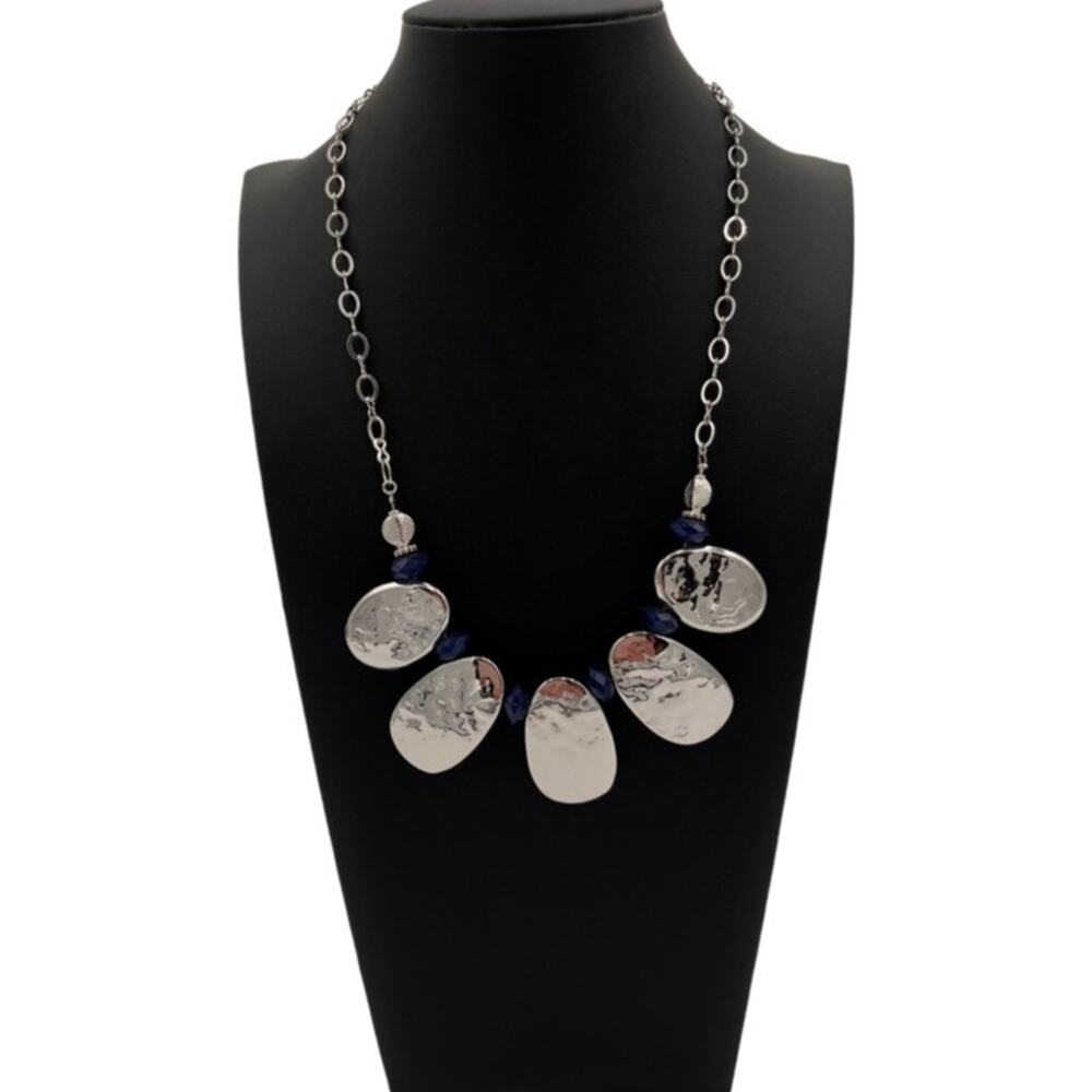 STATEMENT NECKLACE